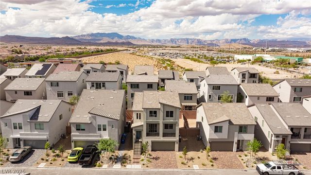 10027 Cooper Mountain Street, Las Vegas, NV 89141