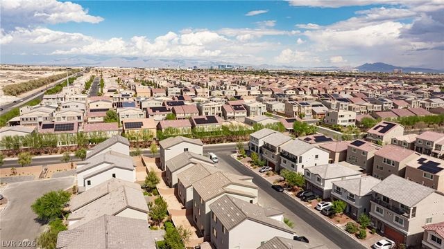 10027 Cooper Mountain Street, Las Vegas, NV 89141