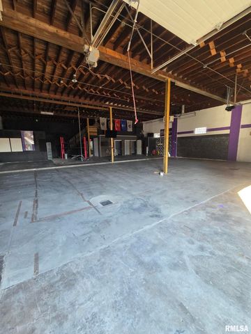 819 ISABEL BLOOM Way, Davenport, IA 52803