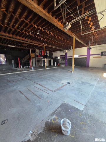 819 ISABEL BLOOM Way, Davenport, IA 52803