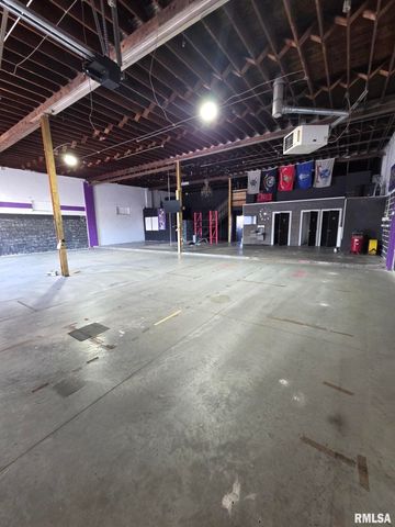 819 ISABEL BLOOM Way, Davenport, IA 52803