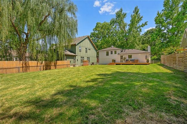 2806 W 48th Street, Westwood, KS 66205