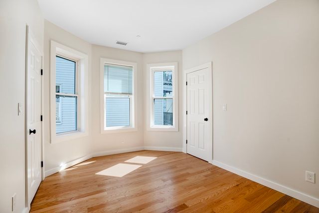 27 Linden 1, Boston, MA 02134