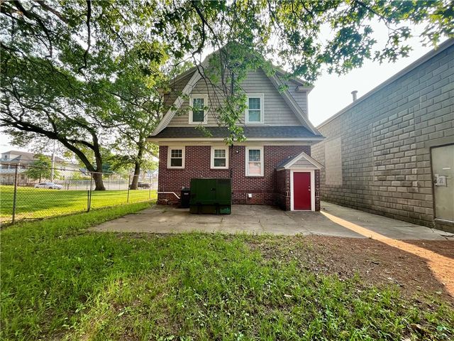 457 Douglas Avenue, Providence, RI 02908