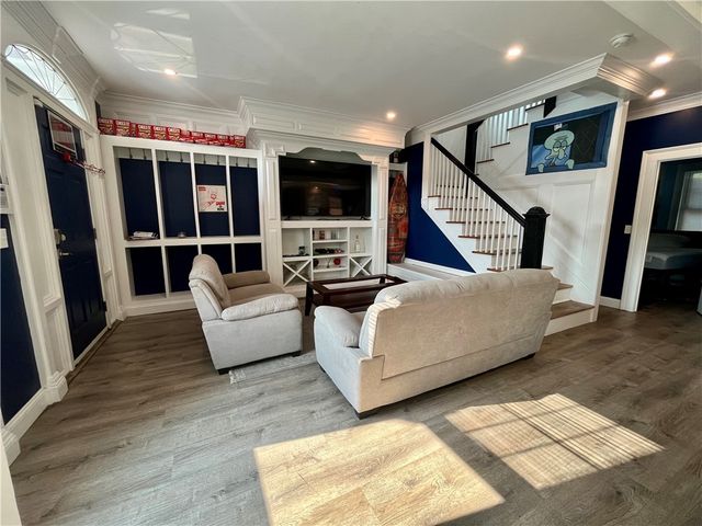 457 Douglas Avenue, Providence, RI 02908