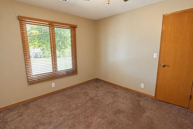 134 N KARREN CT, Wichita, KS 67212