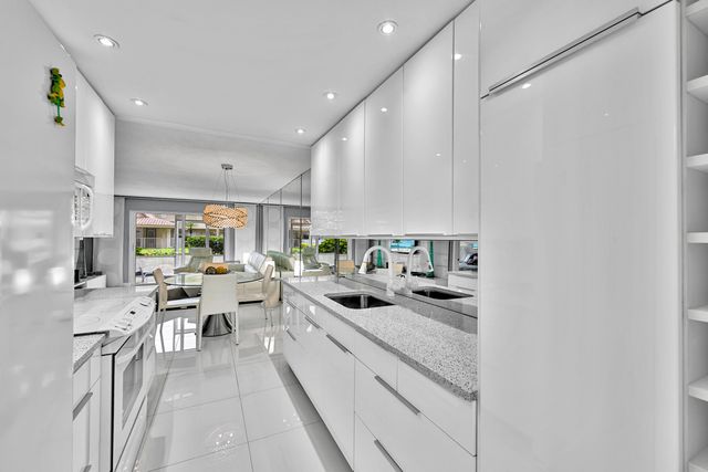 2600 Diana Drive 121, Hallandale Beach, FL 33009