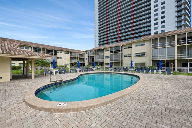 2600 Diana Drive 121, Hallandale Beach, FL 33009