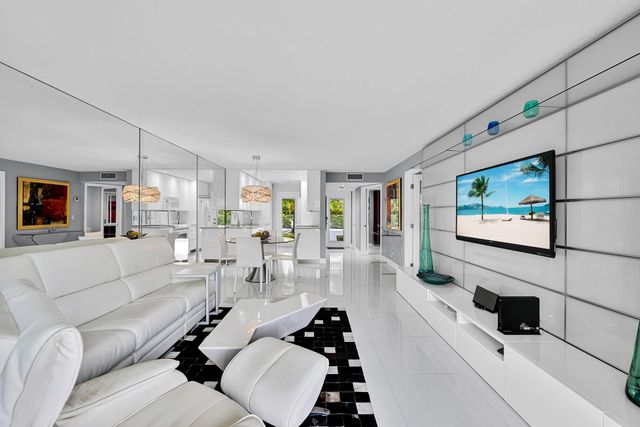 2600 Diana Drive 121, Hallandale Beach, FL 33009