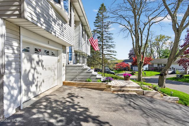 8 Daniel Street, East Greenbush, NY 12144