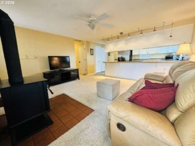 5035 Se RURAL St, Portland, OR 97206