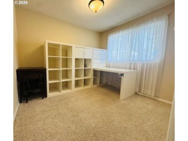 5035 Se RURAL St, Portland, OR 97206