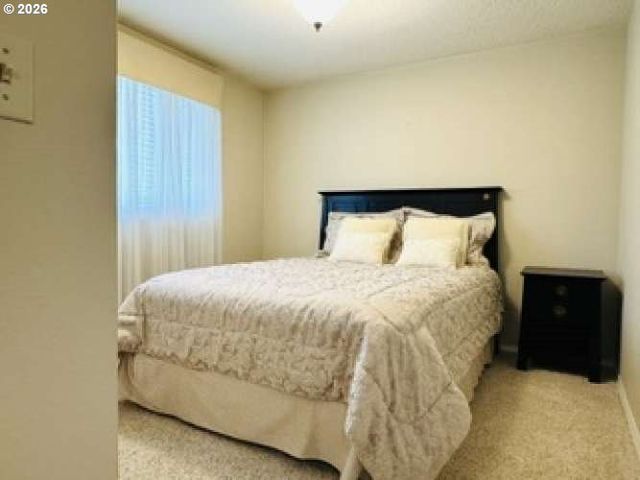5035 Se RURAL St, Portland, OR 97206