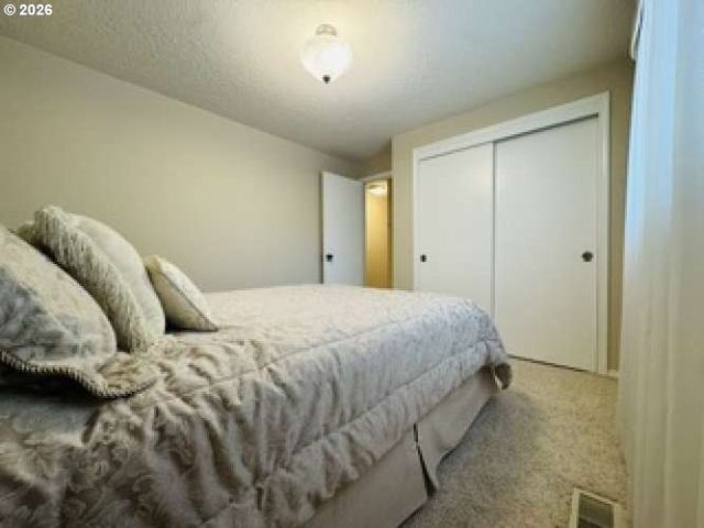 5035 Se RURAL St, Portland, OR 97206