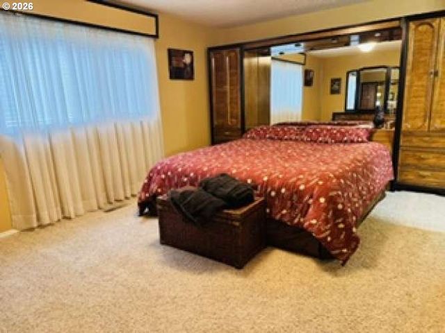 5035 Se RURAL St, Portland, OR 97206