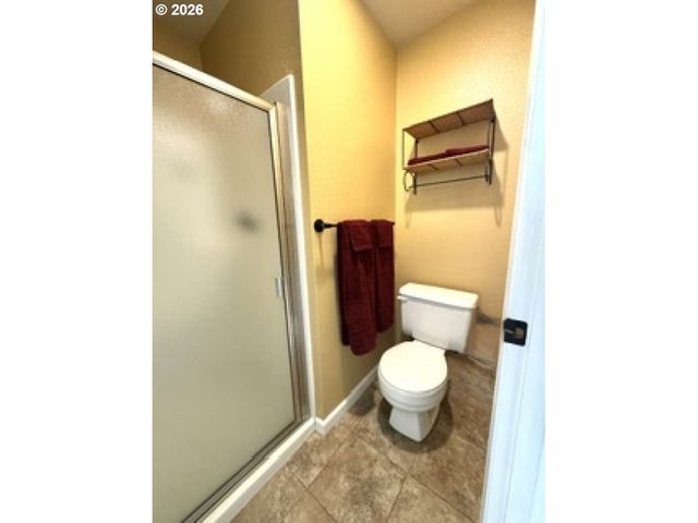 5035 Se RURAL St, Portland, OR 97206