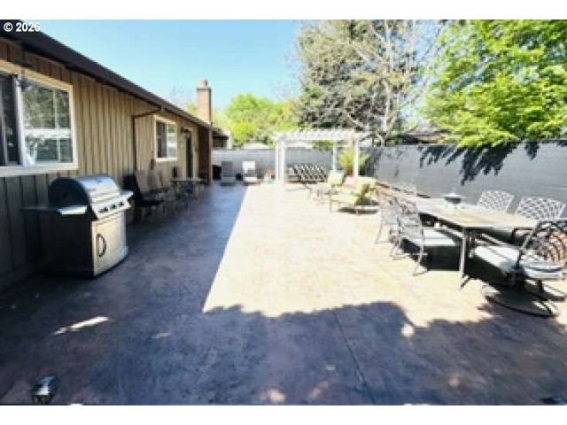 5035 Se RURAL St, Portland, OR 97206