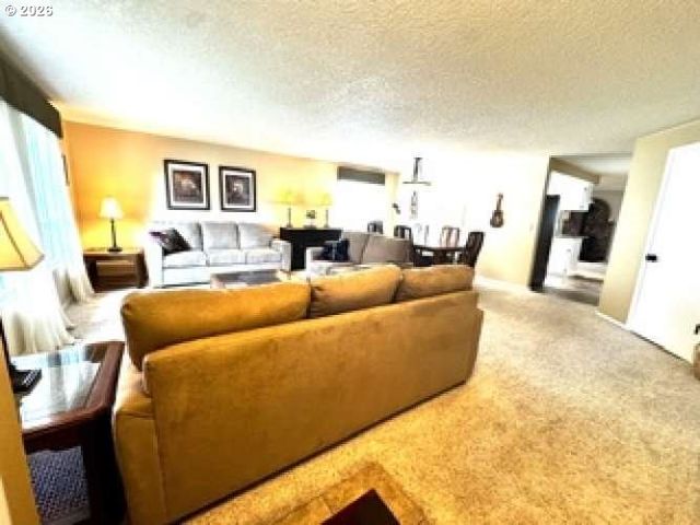 5035 Se RURAL St, Portland, OR 97206