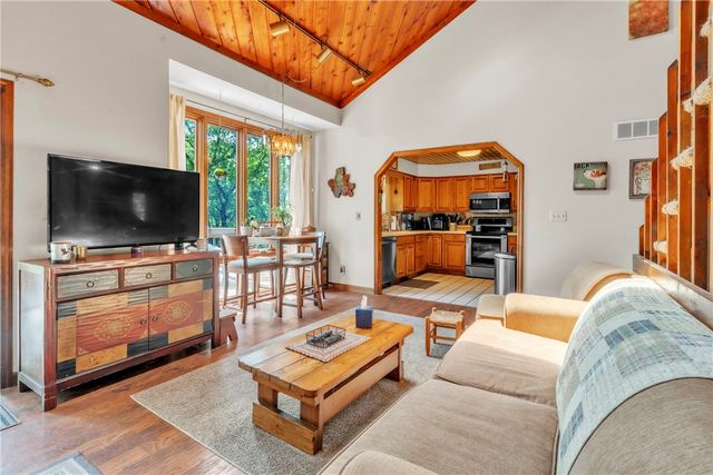 530 Perry Highway, Lancaster Twp, PA 16037