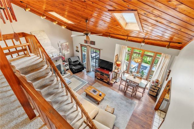 530 Perry Highway, Lancaster Twp, PA 16037