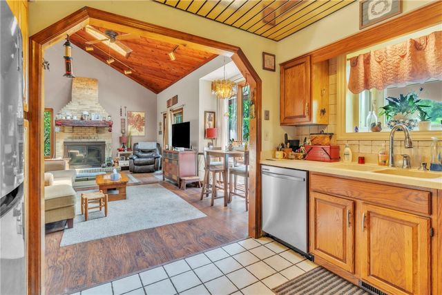 530 Perry Highway, Lancaster Twp, PA 16037