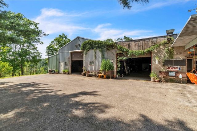 530 Perry Highway, Lancaster Twp, PA 16037