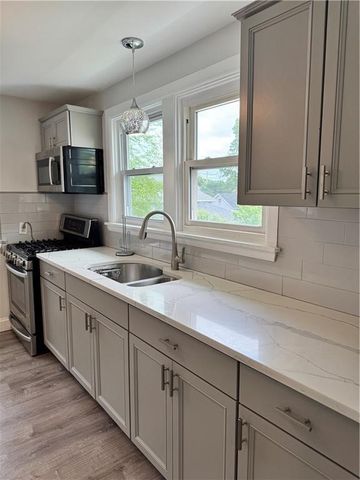 101 Rutherglen Avenue 2, Providence, RI 02907