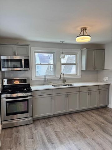 101 Rutherglen Avenue 2, Providence, RI 02907