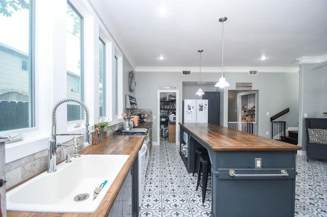 614 W 28th Street, Houston, TX 77008