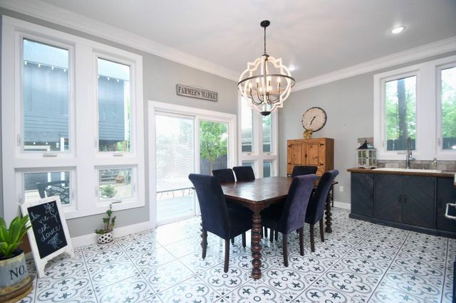 614 W 28th Street, Houston, TX 77008