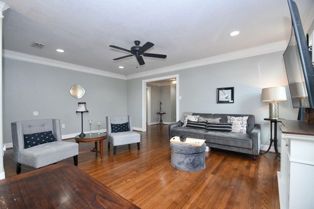 614 W 28th Street, Houston, TX 77008