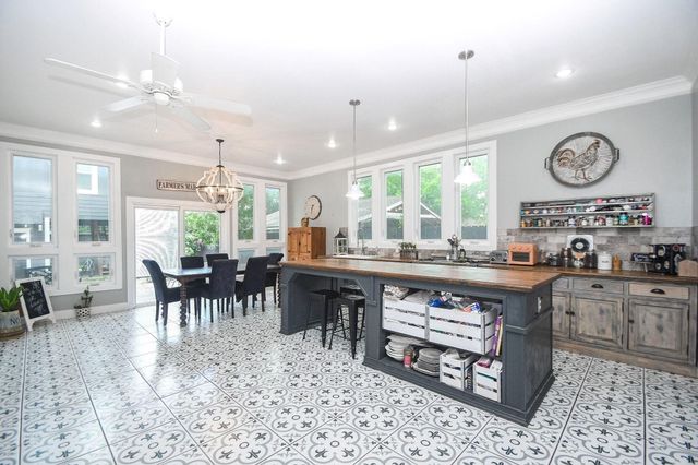614 W 28th Street, Houston, TX 77008