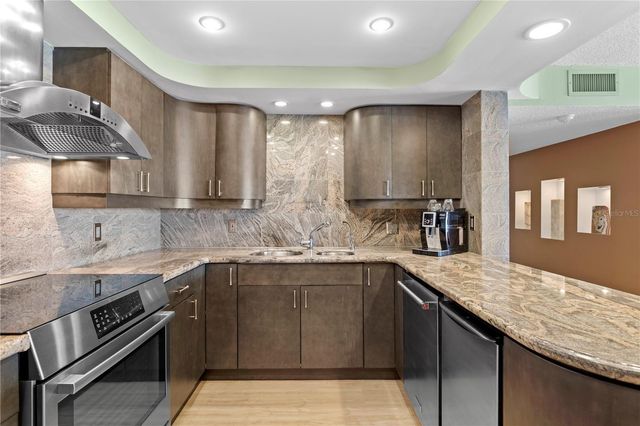 1460 GULF BOULEVARD 605, Clearwater Beach, FL 33767