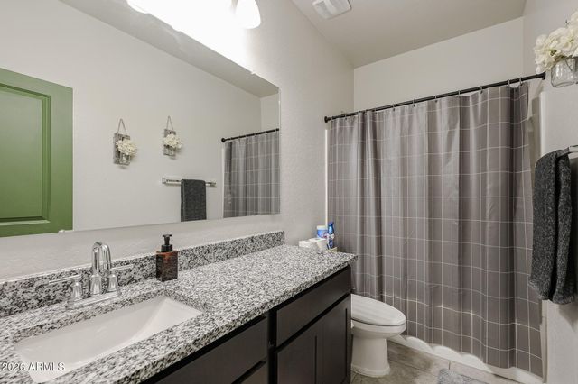 5180 E Gummite Drive, San Tan Valley, AZ 85143