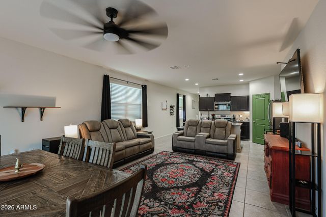 5180 E Gummite Drive, San Tan Valley, AZ 85143