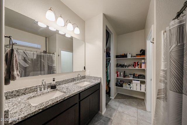 5180 E Gummite Drive, San Tan Valley, AZ 85143