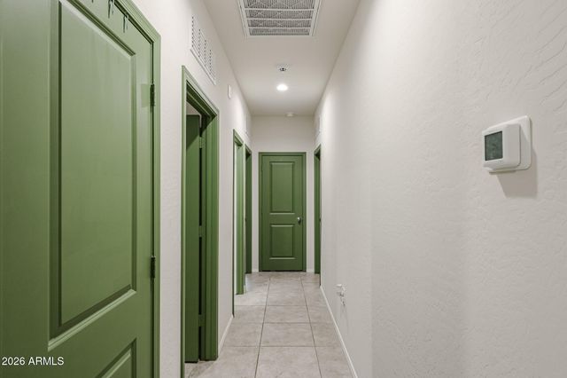 5180 E Gummite Drive, San Tan Valley, AZ 85143