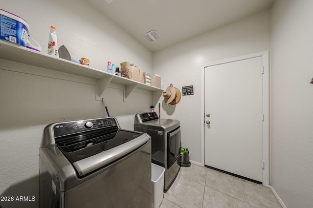 5180 E Gummite Drive, San Tan Valley, AZ 85143