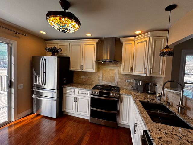 1719 Napoleon Drive, Naperville, IL 60565