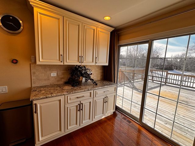 1719 Napoleon Drive, Naperville, IL 60565
