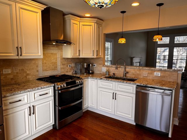 1719 Napoleon Drive, Naperville, IL 60565