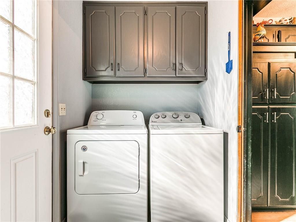 Image 11 of property listing at 980916 S Highway 18, Chandler, OK 74834