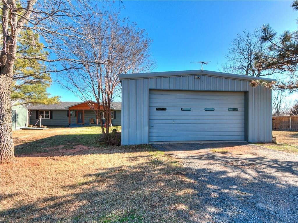 Image 20 of property listing at 980916 S Highway 18, Chandler, OK 74834
