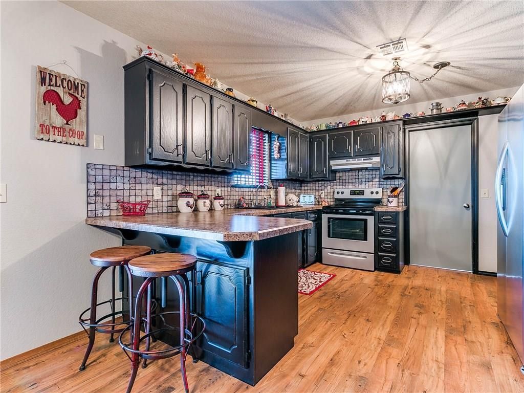 Image 10 of property listing at 980916 S Highway 18, Chandler, OK 74834