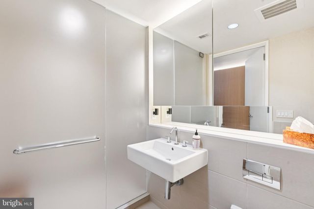 925 H ST NW #516, Washington, DC 20001