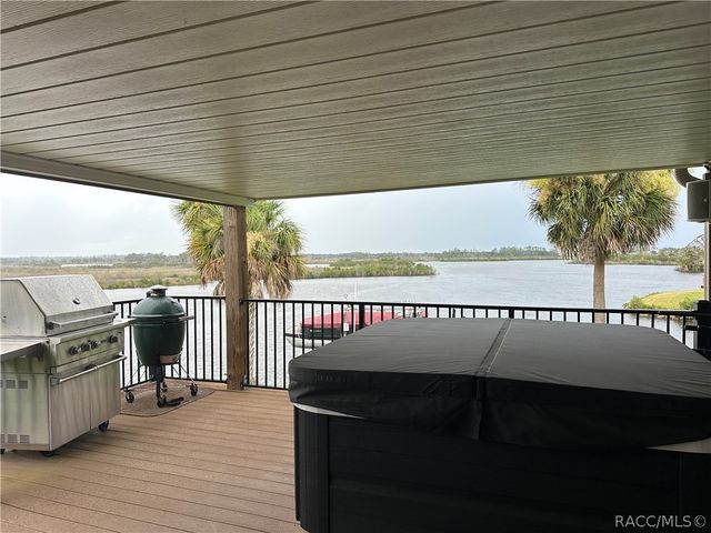 2261 S Harmony Terrace, Crystal River, FL 34429