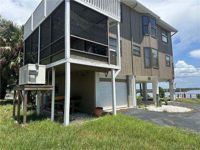 2261 S Harmony Terrace, Crystal River, FL 34429