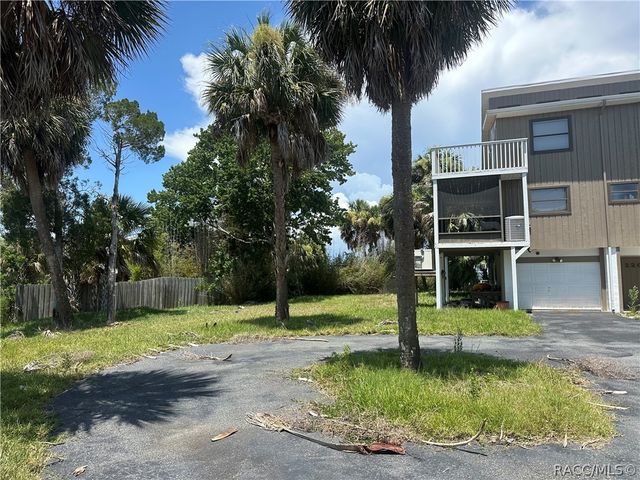 2261 S Harmony Terrace, Crystal River, FL 34429