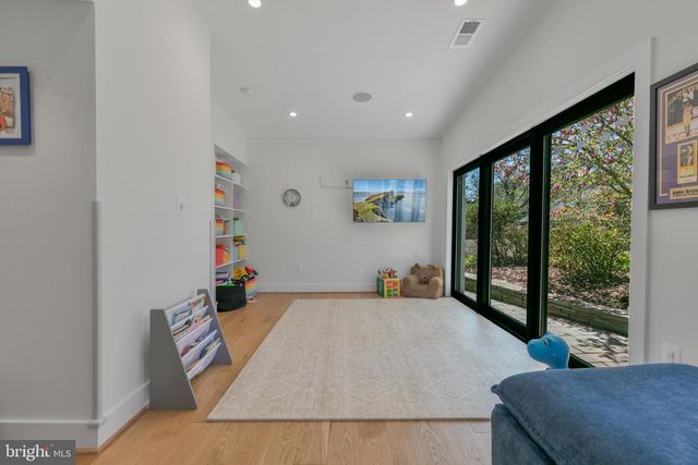 1204 POTOMAC SCHOOL RD, Mclean, VA 22101