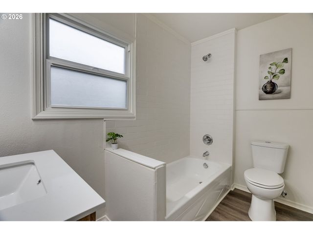 -1 Se 127TH Pl, Portland, OR 97236